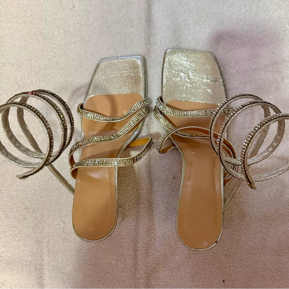 Elegant Silver Strappy Women's Sandals with Lucite 4” Heel| Sz 9